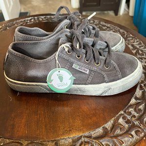 NIB NWT Natural World Eco Friendly Sneakers